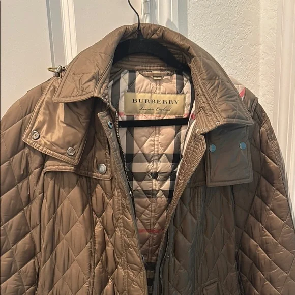 Burberry Quilted Jacket - Picture 7 of 8